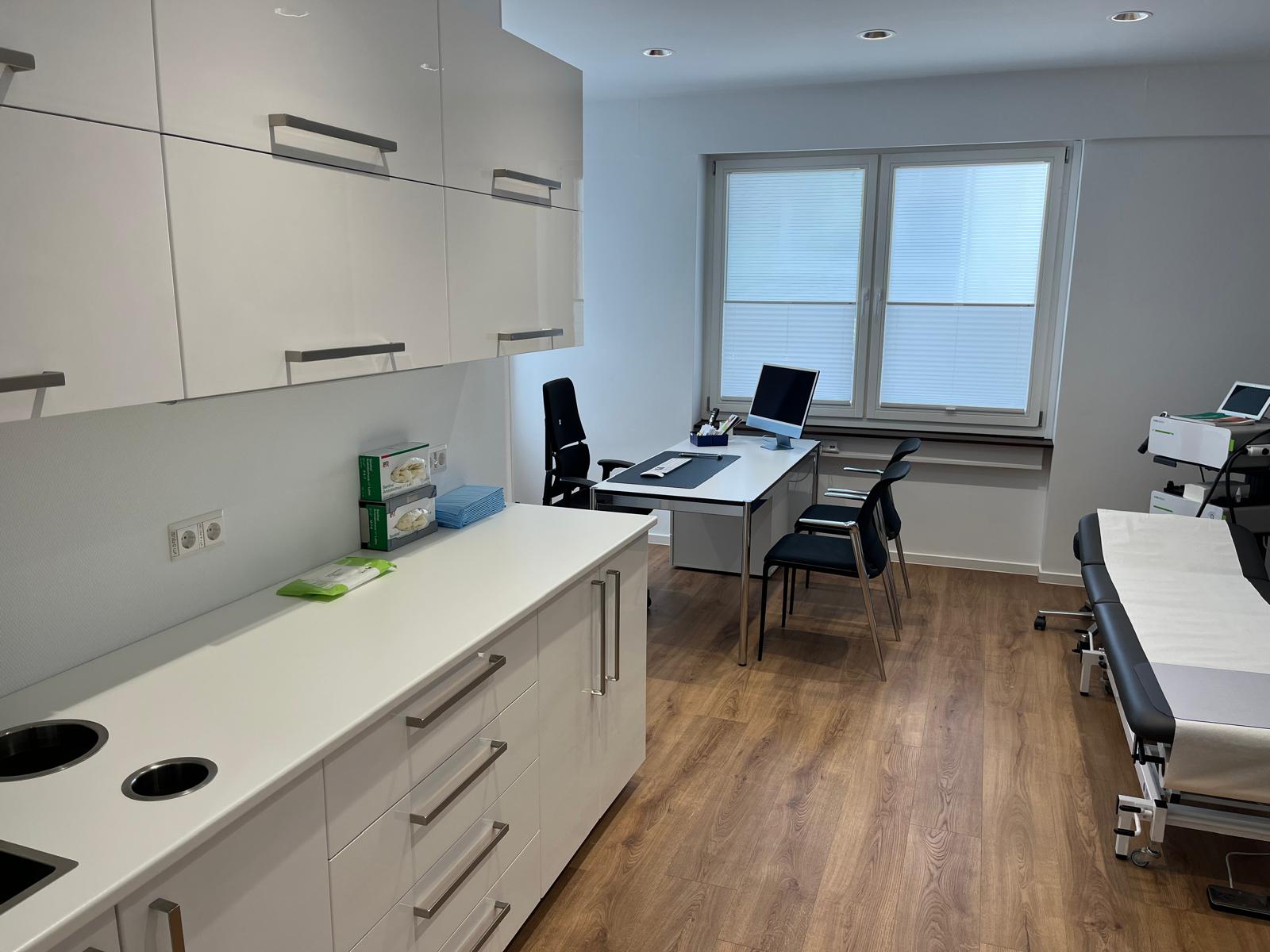 Sprechzimmer der Privatpraxis Dr. Renner in Pforzheim